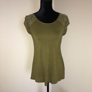 Gorgeous Top with Rhinestone on shoulders